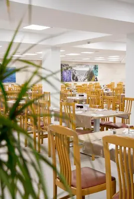 Un restaurante o sitio para comer en ALEGRIA Fenals Mar
