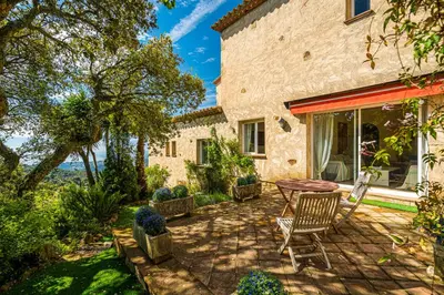 Jardín al aire libre en Villa Azucena en Platja d'Aro