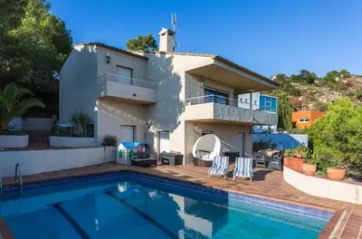 Piscina en o cerca de Villa Tamariu con vistas al mar