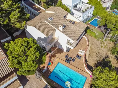 Piscina en o cerca de Villa Tamariu con vistas al mar