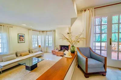 Zona de estar de Casa Paradis Rosamar - Luxury villa with pool 1min walk from beach Costa Brava!