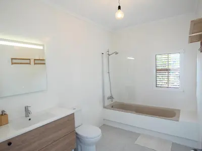 Un baño de Apartamento nuevo muy luminoso