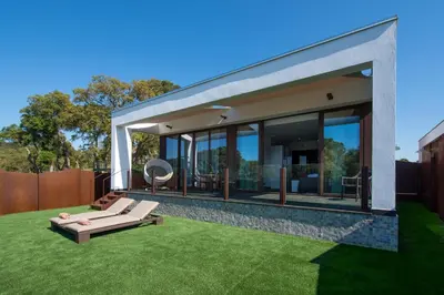 Jardín al aire libre en Suites Natura Mas Tapiolas