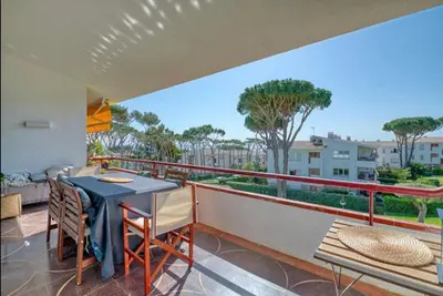 Un balcón o terraza de Apartment with pool and tennis courts in Calella de Palafrugell