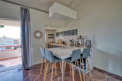 Una cocina o zona de cocina en Apartment with pool and tennis courts in Calella de Palafrugell