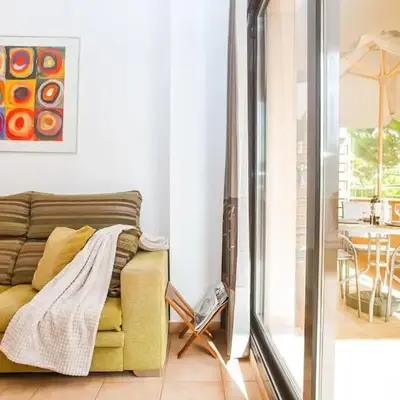 AL47 Spacious apartment near Fenals beach