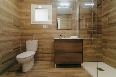 Un baño de WELCS DUPLEX 192 PDA cerca del mar
