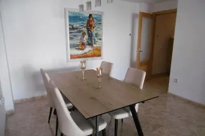 Plano de AMPLIO Y CONFORTABLE APARTAMENTO con PARKING