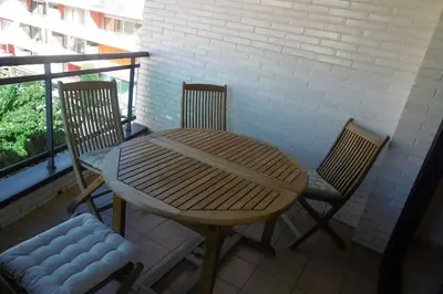Un balcón o terraza de AMPLIO Y CONFORTABLE APARTAMENTO con PARKING