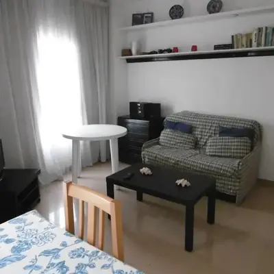 APARTAMENTO CÉNTRICO a 3 MINUTOS DE LA PLAYA