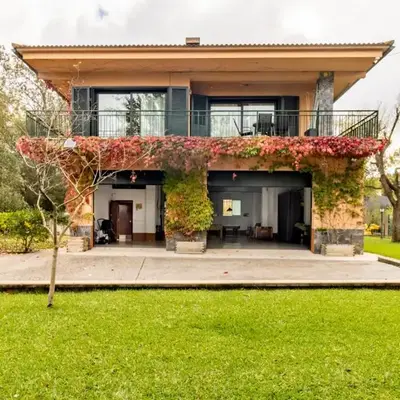 Ca La Iaia – Casa con piscina y jardín