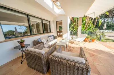Zona de estar de Villa Les Oliveres Piscina Privada Vistas Mar Aire Acondicionado