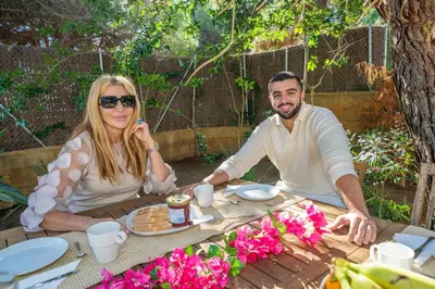 Clientes alojados en Villa Les Oliveres Piscina Privada Vistas Mar Aire Acondicionado
