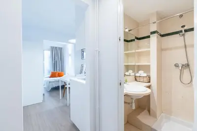 Un baño de Loft privado reformado centro Girona 3min AVE