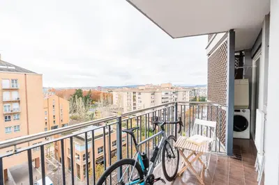 Un balcón o terraza de Loft privado reformado centro Girona 3min AVE