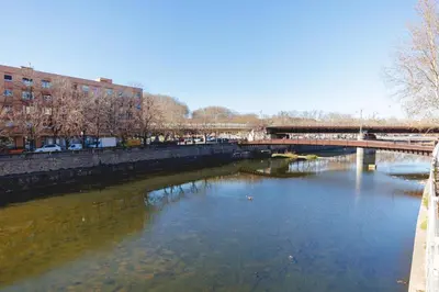 Vista de un río cerca de este apartamento