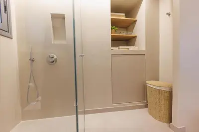 Un baño de Bravissimo La Joia del Barri Vell
