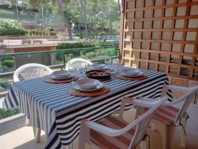 Un balcón o terraza de Apartamento EDEN MAR I by HR COSTABRAVA