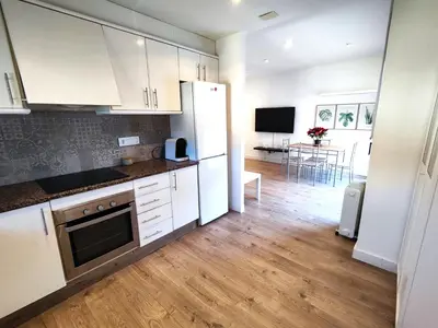 Una cocina o zona de cocina en Apartamento a 100m de la playa