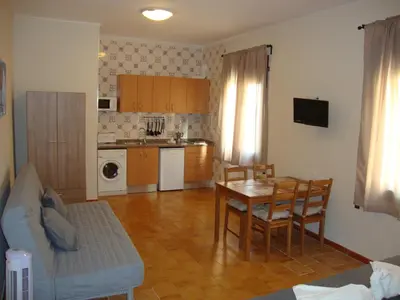 Una cocina o zona de cocina en Apartaments Claudi