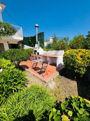 Jardín al aire libre en Exclusiva casa con vistas despejadas al mar y piscina privada