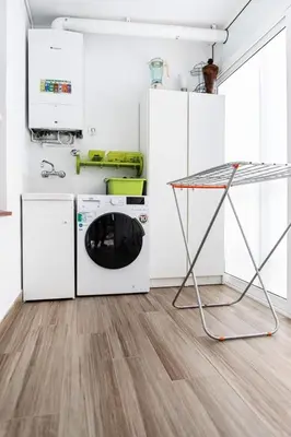 Una cocina o zona de cocina en Apartmento con piscina y pista de tennis