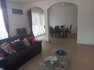 Zona de estar de Family villa with sea view and pool