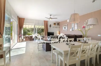 Zona de estar de Costa Brava Holidays Villa Florada, Sea Views