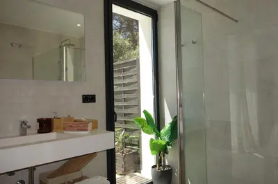 Un baño de La Casa Blanca de Tamariu