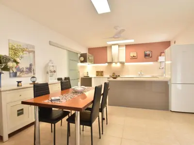 Una cocina o zona de cocina en Flores
