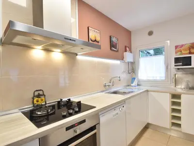 Una cocina o zona de cocina en Flores