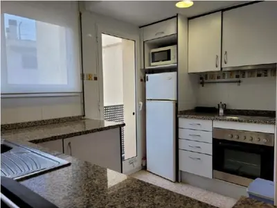 Una cocina o zona de cocina en Cosy Coastal Haven