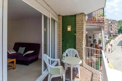 Un balcón o terraza de Apto Lyra cerca de playa 5 huéspedes