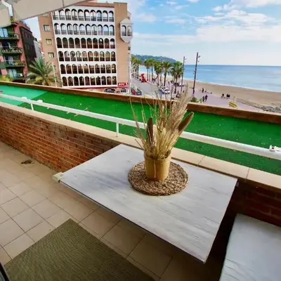 V&V LLORET- Apartment Carabella centro Lloret con vistas mar