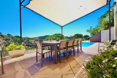 Un balcón o terraza de V&V LLORET- Villa Marie luxury house with air conditioning