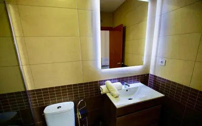 Un baño de V&V LLORET- Villa Marie luxury house with air conditioning