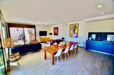 Una cocina o zona de cocina en V&V LLORET- Villa Marie luxury house with air conditioning