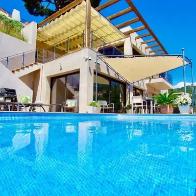 V&V LLORET- Villa Marie luxury house with air conditioning