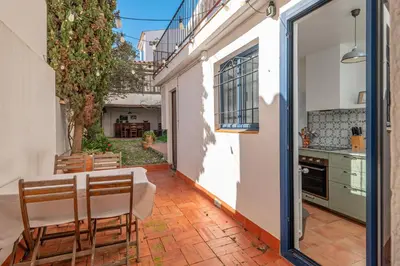 Una cocina o zona de cocina en F-2 LLAFRANC 4-6 PaX