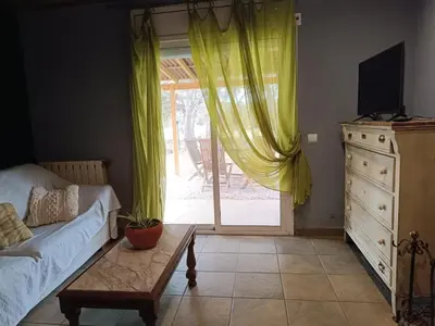 Una televisión o centro de entretenimiento en Casa en el campo