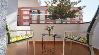 Un balcón o terraza de SeaHomes Vacations - Villa Chill & Pool 200m Beach