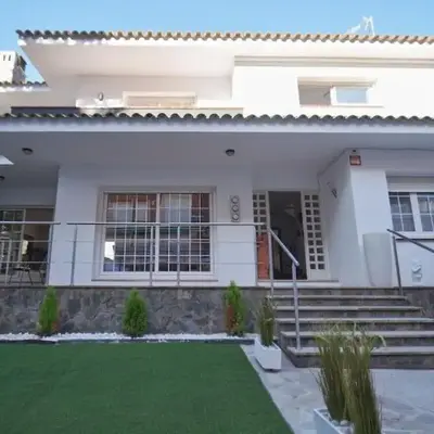 SeaHomes Vacations - Villa Chill & Pool 200m Beach
