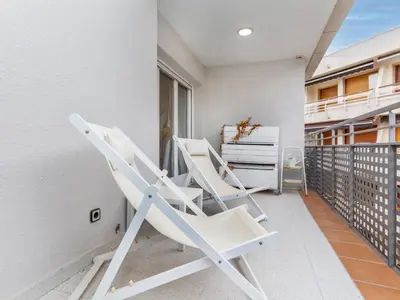 Un balcón o terraza de Apartment Serenity by Interhome