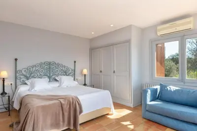 Cama o camas de una habitación en Exquisite farmhouse in the Empordà Costa Brava