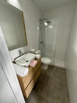 Un baño de Luxury Svetlanka House Fenals