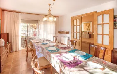 Zona de estar de 7 Bedroom Lovely Home In Santa Susanna