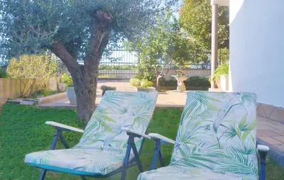 Jardín al aire libre en 7 Bedroom Lovely Home In Santa Susanna
