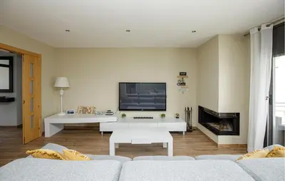 Una televisión o centro de entretenimiento en Pet Friendly Home In Santa Susanna