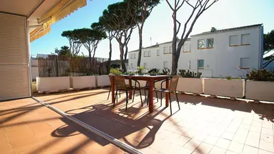 Un balcón o terraza de Apartamento Berthos by HR Costabrava