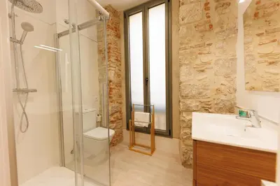 Un baño de Bravissimo Pont Sant Agusti, Monthly Apartments